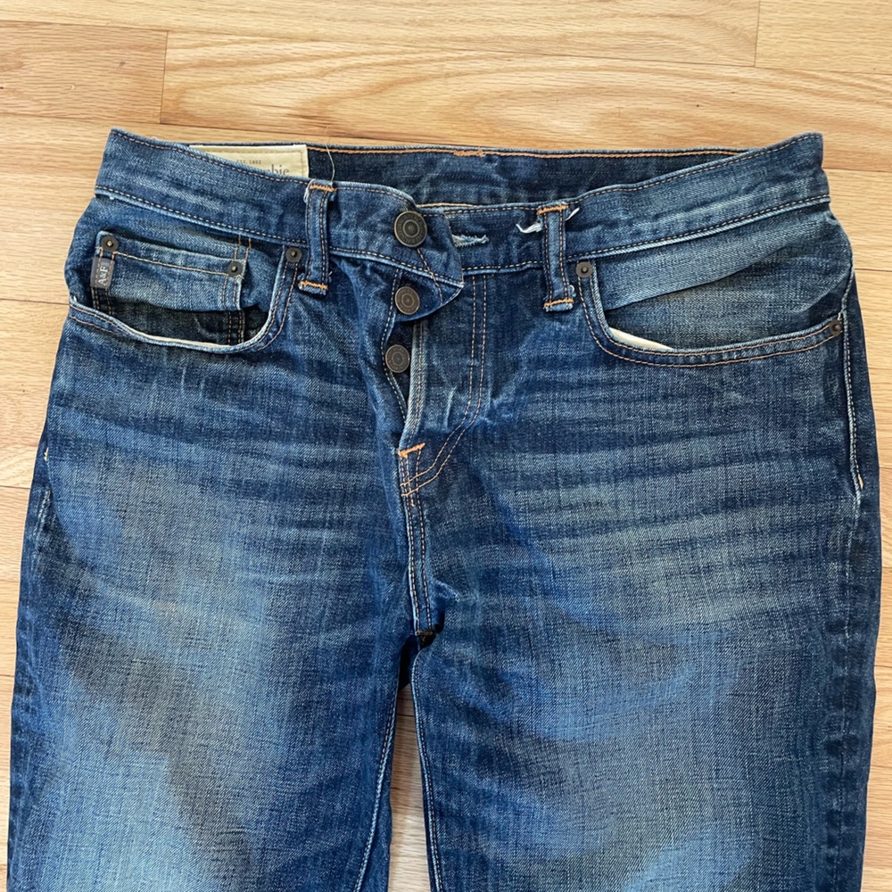 Abercrombie and Fitch men’s boot cut jeans, medium wash, size 32x32